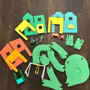 Lovevery Wooden Village and Pathways Set